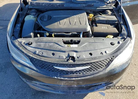 2015 Chrysler 200 S z USA, uszkodzony, nr VIN 1C3CCCBG1FN580911